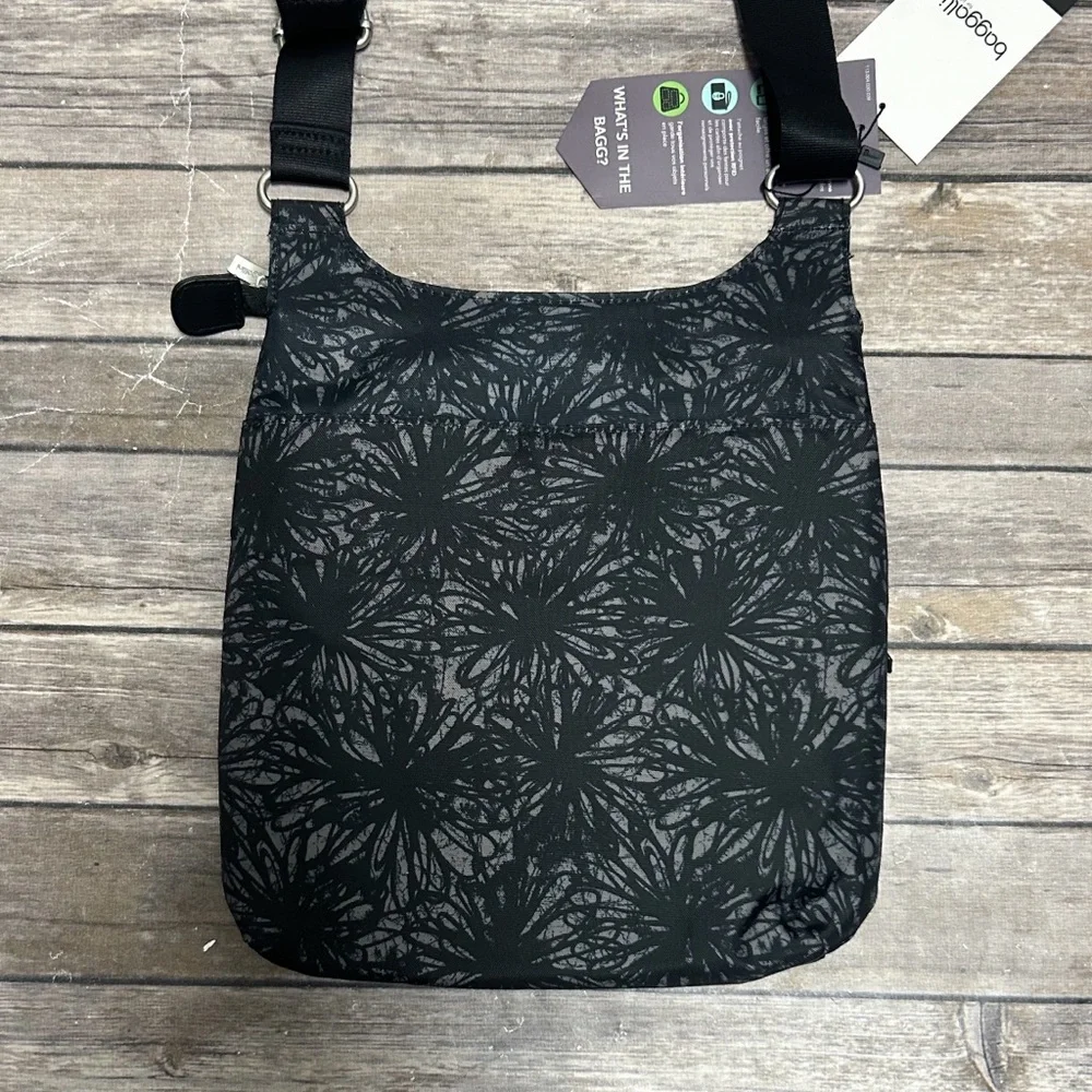 Baggallini Black Gray Onyx Floral Nylon Around Town Crossbody Bagg RFID Wristlet
